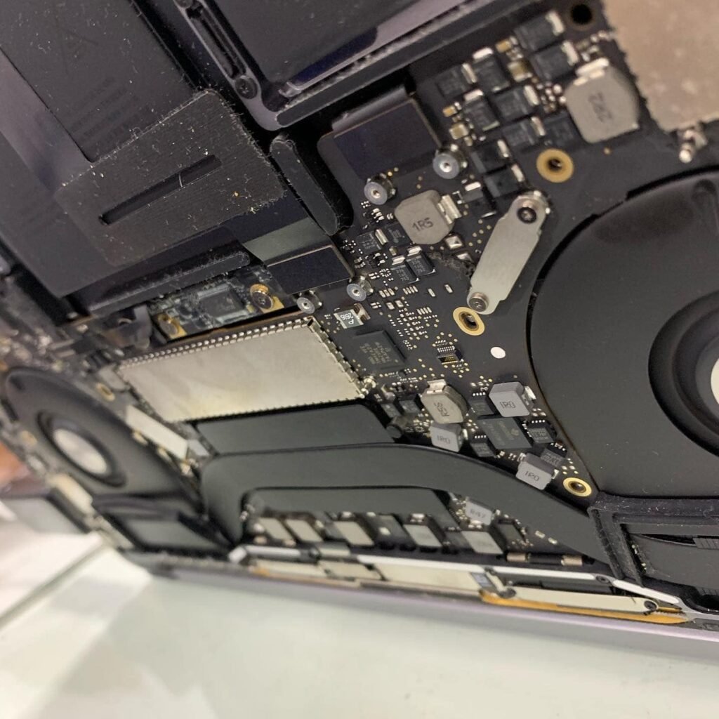 Macbook Pro Logic Board Repair - iPhone Technologies Lanka